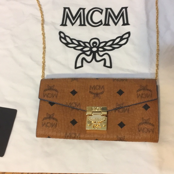 MCM Patricia Visetos Large Chain Wallet - Picture 2 of 8